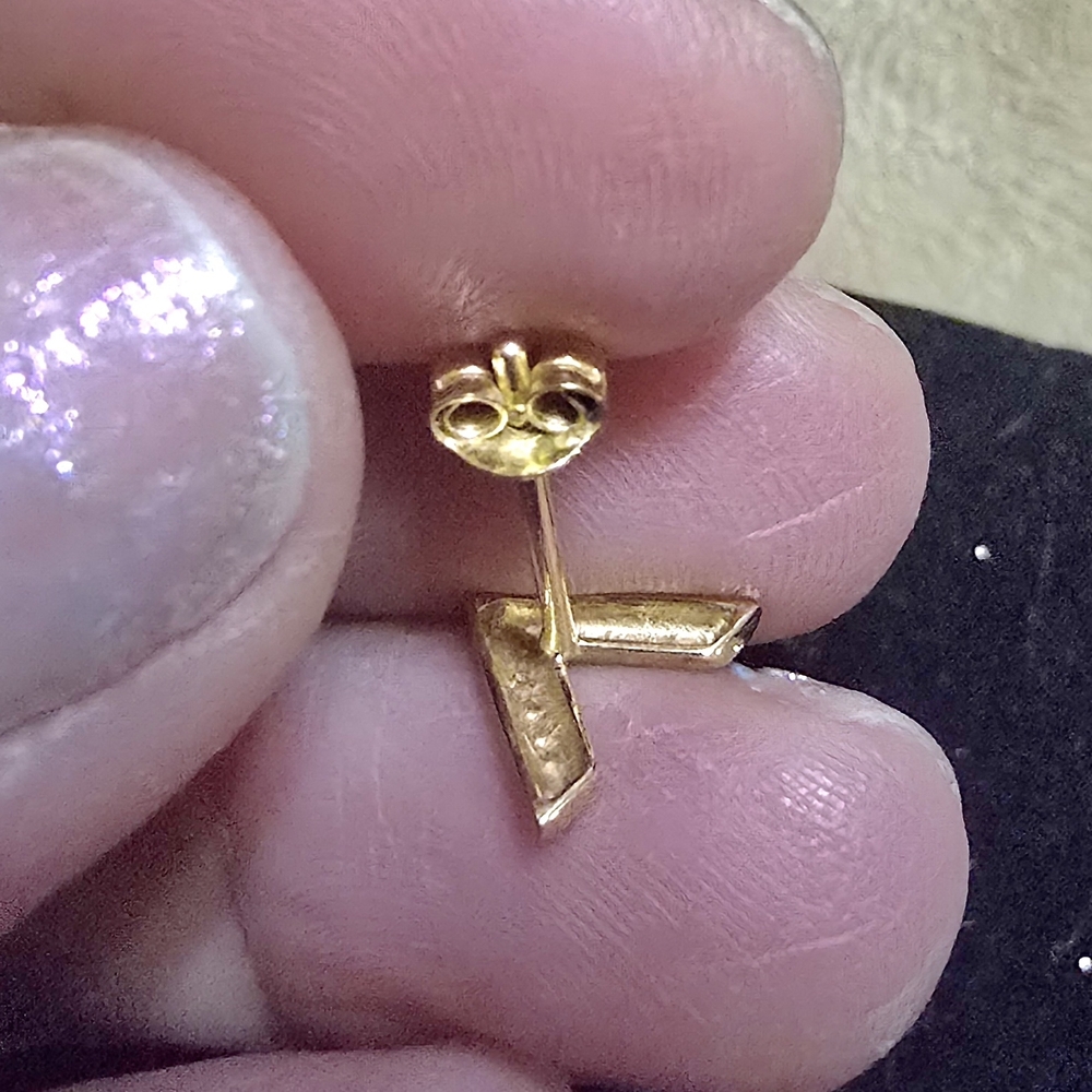 Elegant Gold Chevron Stud Earrings - Picture 2 of 8